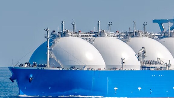 Ing carrier ship sea