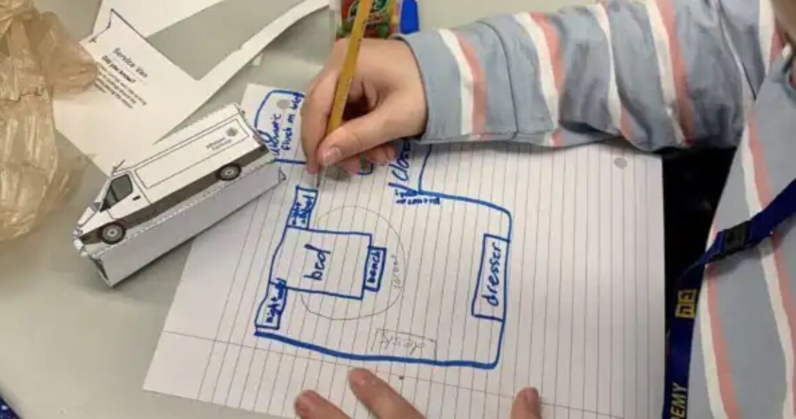 student-drawing-smart-bedroom-thumb