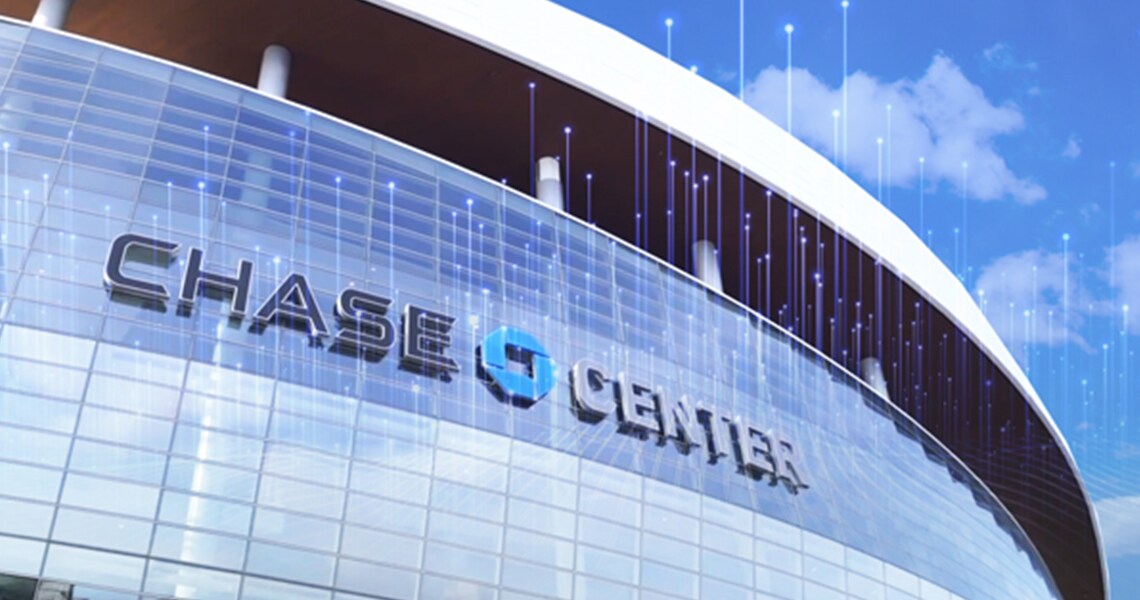 Frog's-eye view of Chase Center