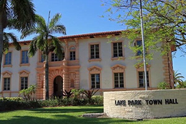 Exterior of the Lake Park Town Hall building at Lake Park, Florida