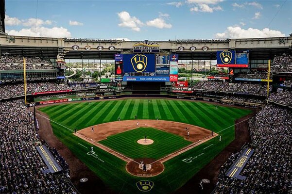 Johnson Controls smart building solutions deliver a comfortable, safe and sustainable environment at American Family Field.