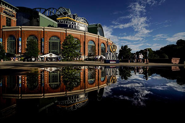 Johnson Controls smart building solutions deliver a comfortable, safe and sustainable environment at American Family Field.