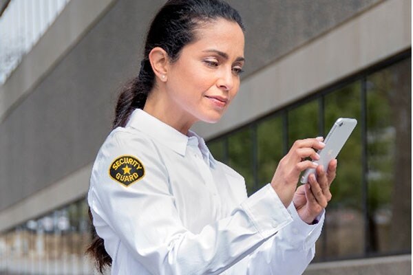 SafeLINC mobile app keeps facility personnel in constant touch with their life safety systems for faster event response